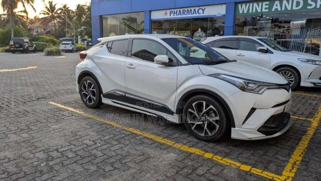 Toyota CHR 2018 SUV (Used)