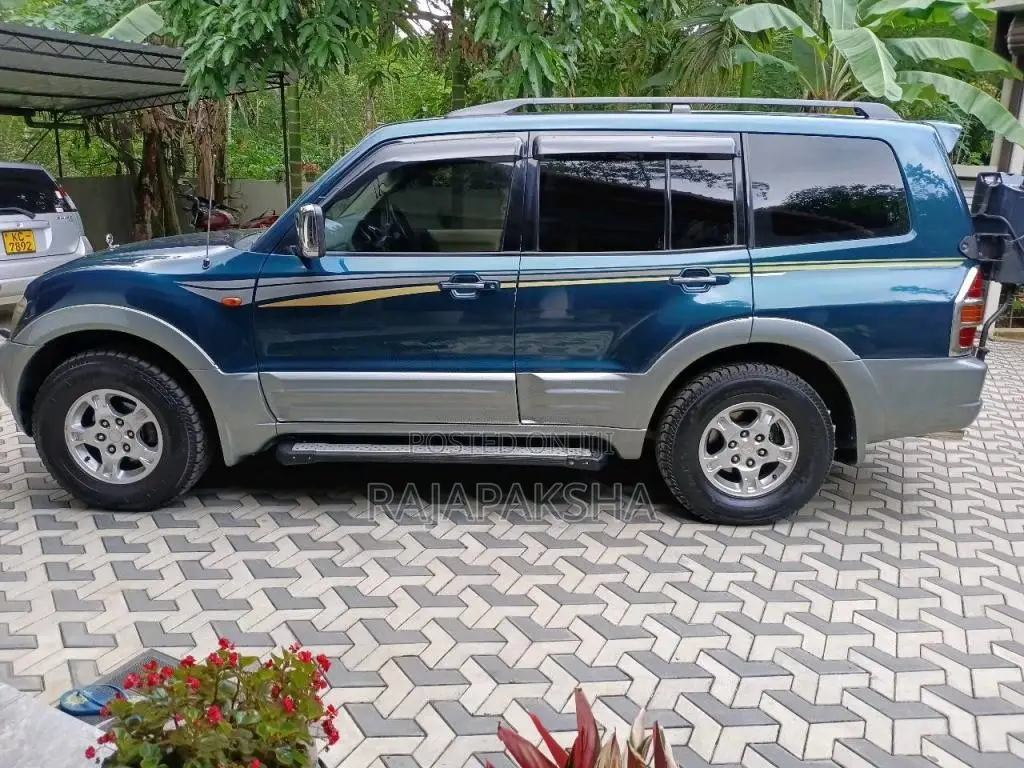 Mitsubishi Montero 2001 SUV (Used)