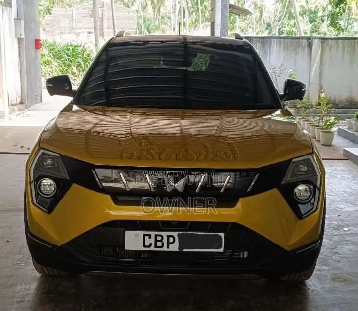 Mahindra XUV 3XO 2025 SUV (Used)