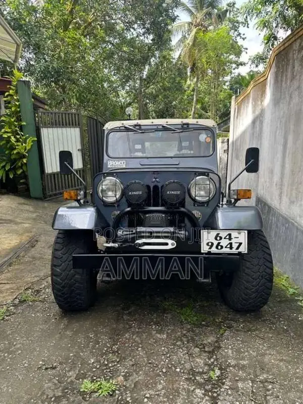 Mitsubishi J24 Safari 1986 SUV (Used)