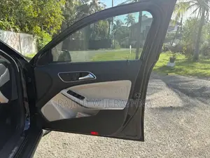 Mercedes-Benz GLA200 2015 SUV (Used)