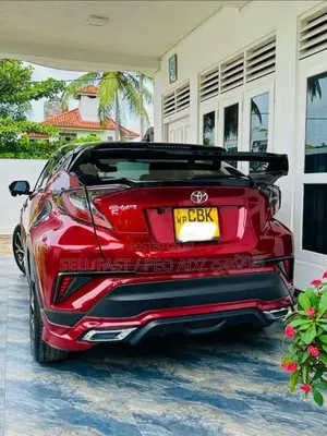 Toyota CHR 2020 SUV (Used)