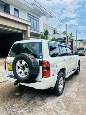 Nissan Patrol SGL Y61 2013 SUV (Used)