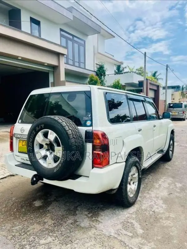 Nissan Patrol SGL Y61 2013 SUV (Used)