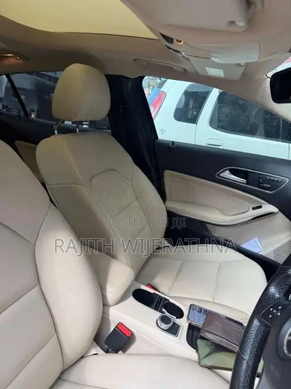 Mercedes-Benz GLA200 2015 SUV (Used)