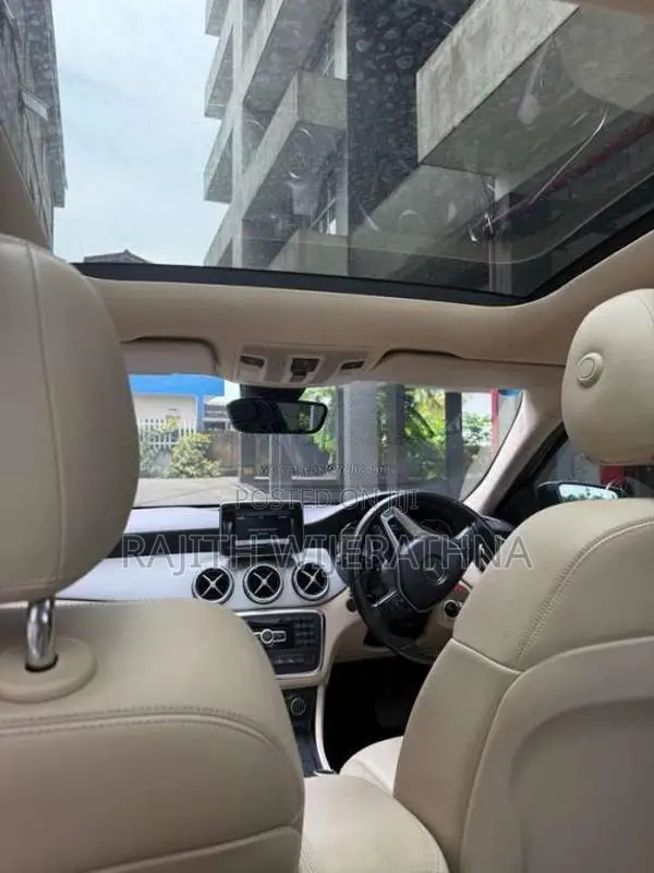 Mercedes-Benz GLA200 2015 SUV (Used)