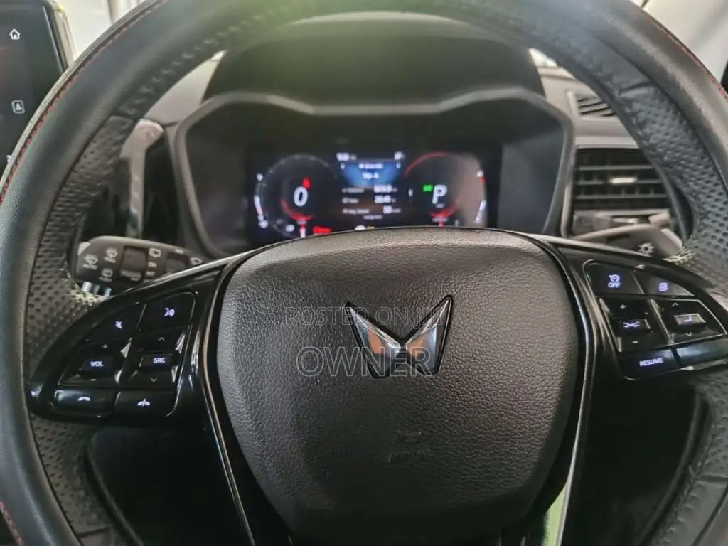 Mahindra XUV 3XO 2025 SUV (Used)