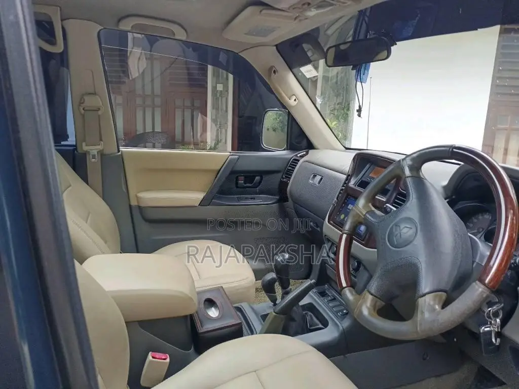 Mitsubishi Montero 2001 SUV (Used)