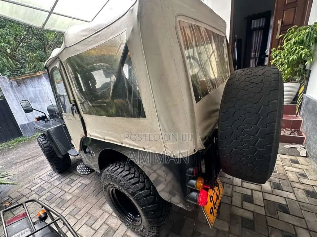 Mitsubishi J24 Safari 1986 SUV (Used)
