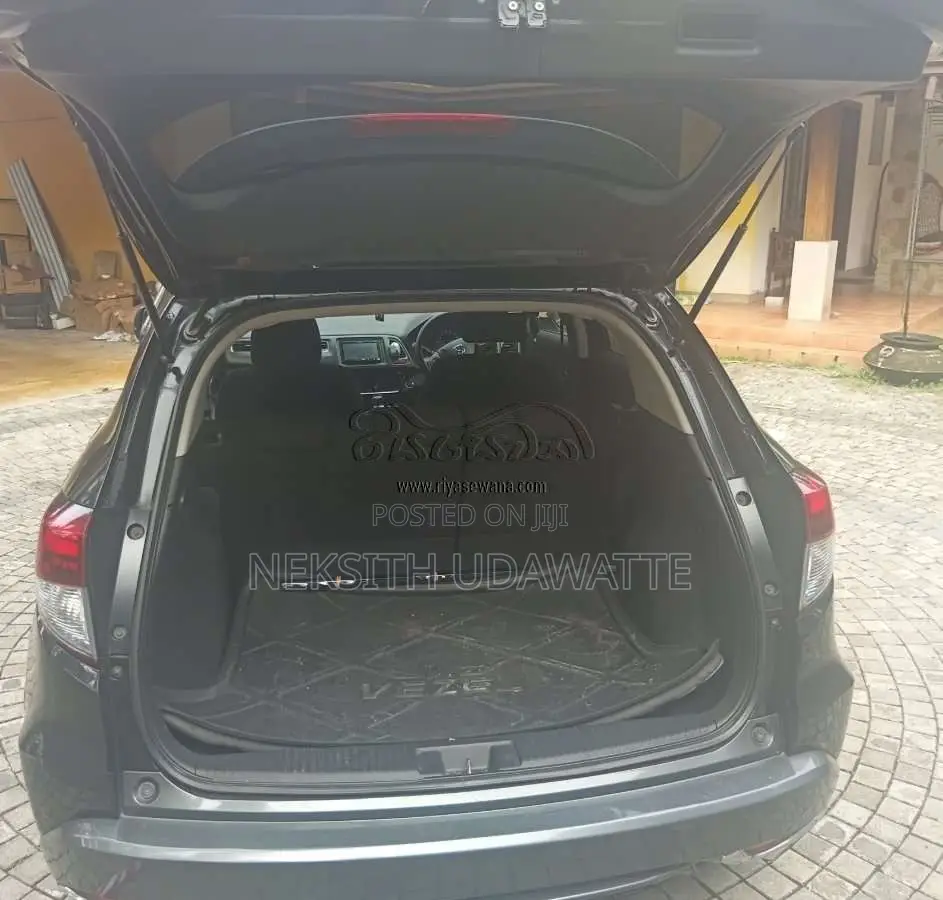 Honda Vezel 2014 SUV (Used)