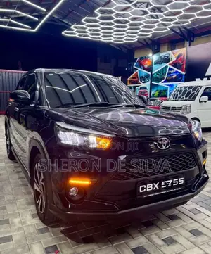 Toyota Raize 2025 SUV (Used)