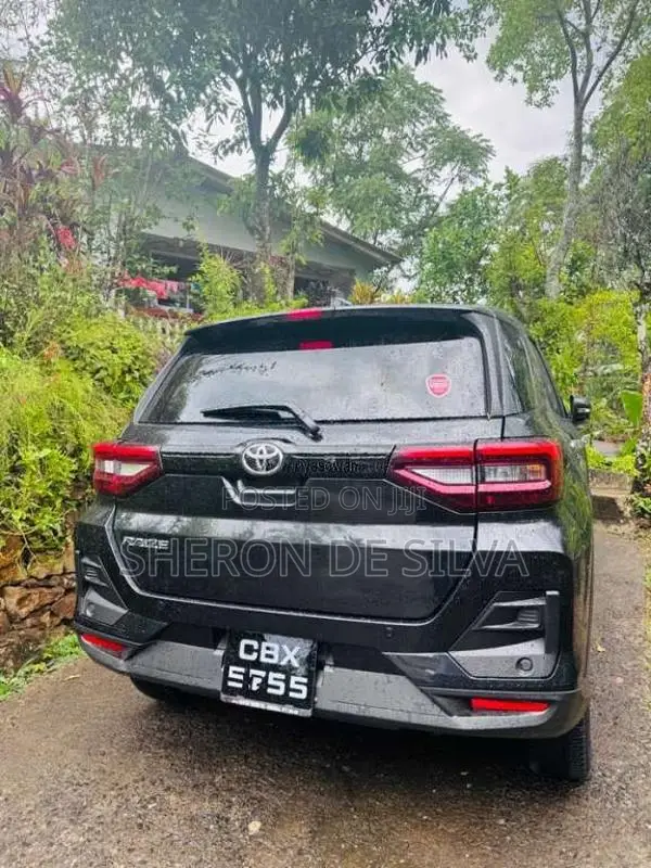 Toyota Raize 2025 SUV (Used)