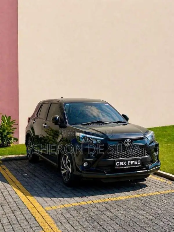 Toyota Raize 2025 SUV (Used)