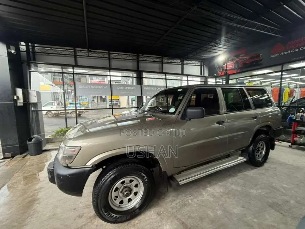 Nissan Patrol 2001 SUV (Used)