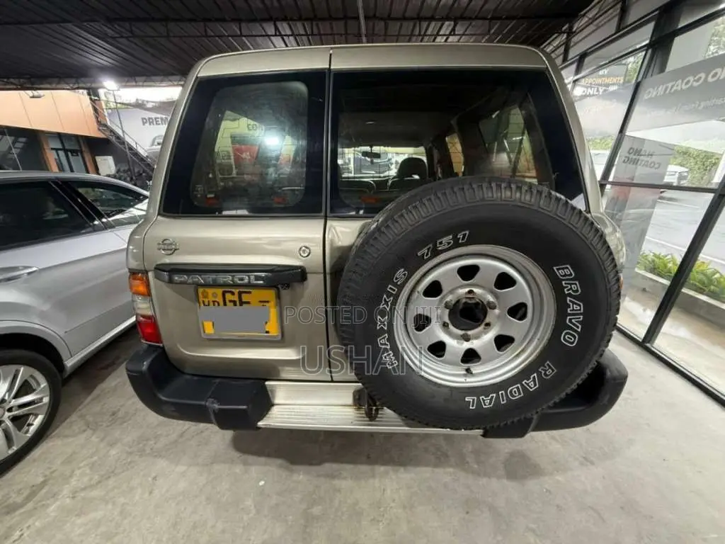 Nissan Patrol 2001 SUV (Used)