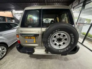 Nissan Patrol 2001 SUV (Used)