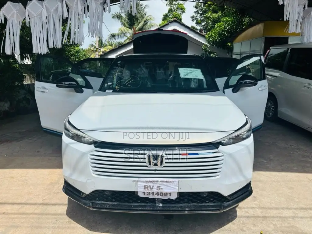 Honda Vezel Z Play 10 Speker Moonroof 2026 SUV Unregistered (Reconditi