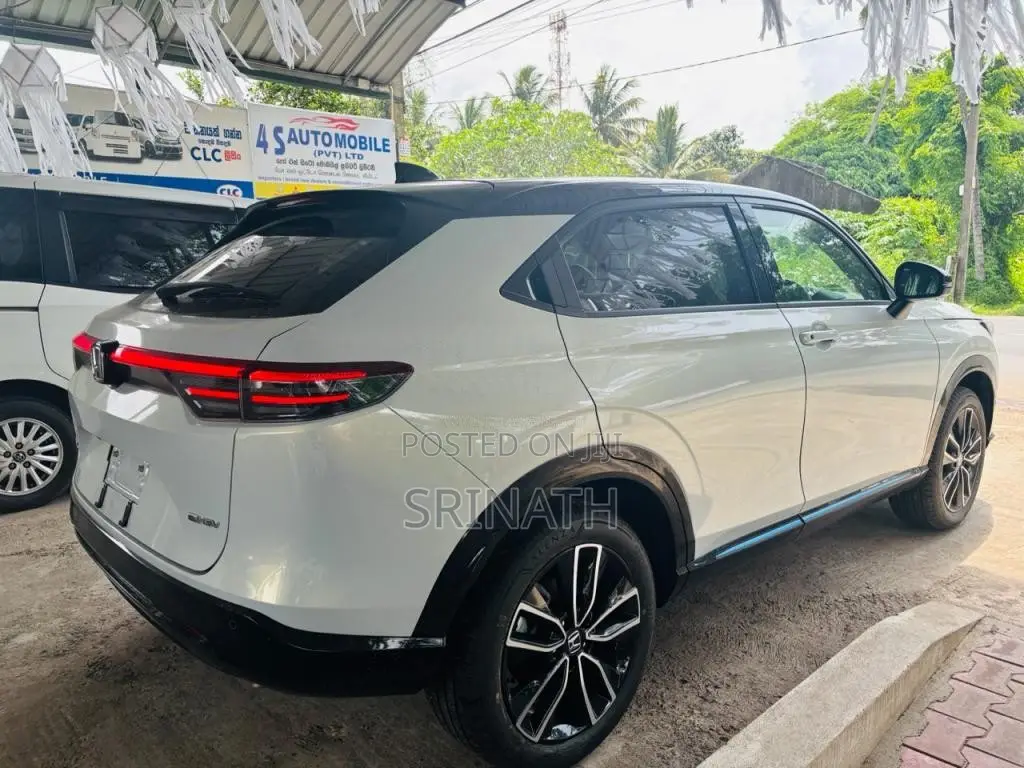Honda Vezel Z Play 10 Speker Moonroof 2026 SUV Unregistered (Reconditi