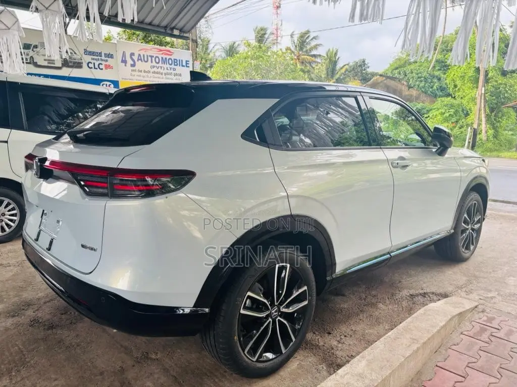 Honda Vezel Z Play 10 Speker Moonroof 2026 SUV Unregistered (Reconditi