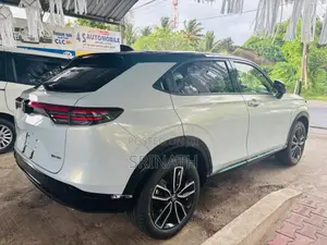 Honda Vezel Z Play 10 Speker Moonroof 2026 SUV Unregistered (Reconditi