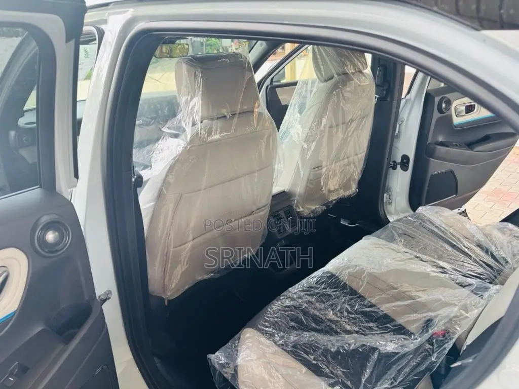 Honda Vezel Z Play 10 Speker Moonroof 2026 SUV Unregistered (Reconditi