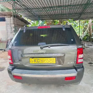Jeep Grand Cherokee 2005 SUV (Used)