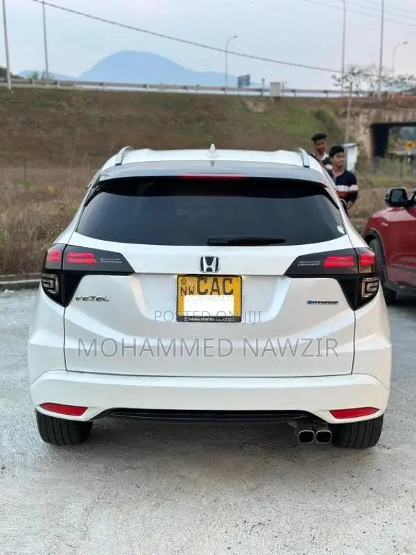 Honda Vezel 2014 SUV (Used)