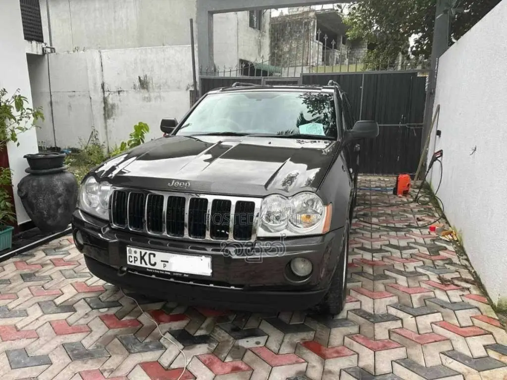 Jeep Grand Cherokee 2005 SUV (Used)