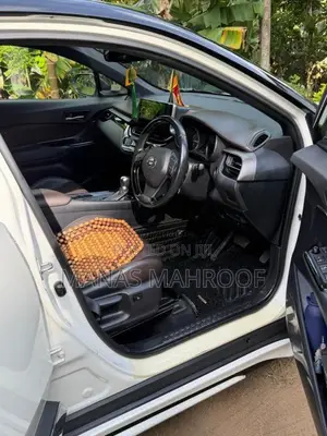 Toyota CHR NGX 50 Turbo 2018 SUV (Used)