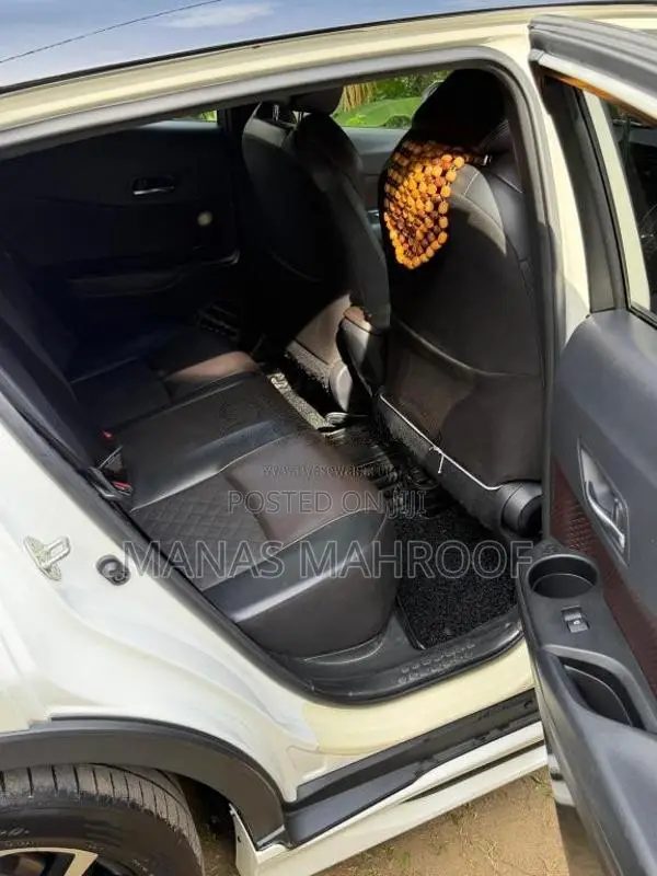 Toyota CHR NGX 50 Turbo 2018 SUV (Used)