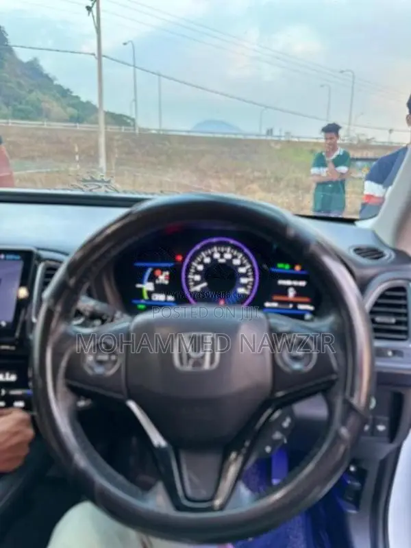 Honda Vezel 2014 SUV (Used)