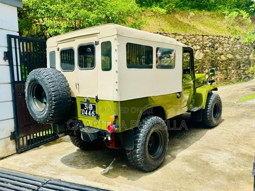 Mitsubishi 4DR5 1980 SUV (Used)