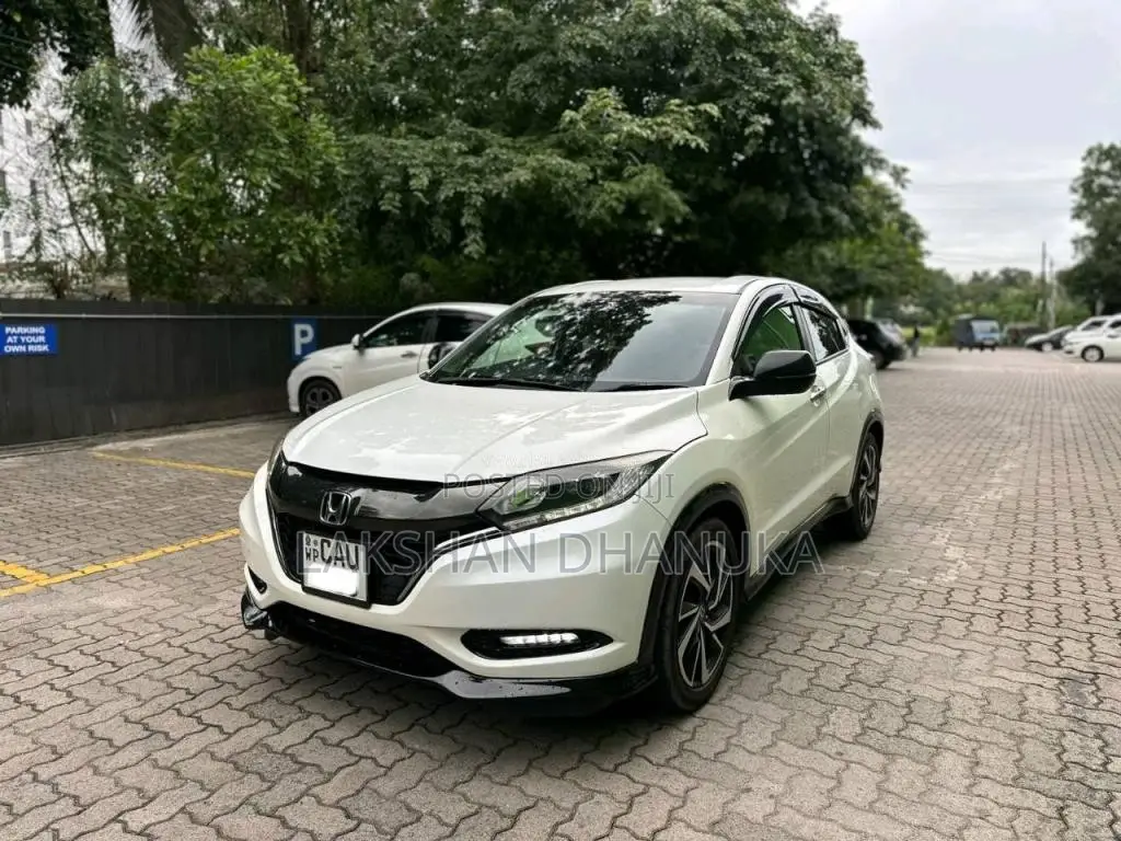 Honda Vezel Rs 2017 SUV (Used)