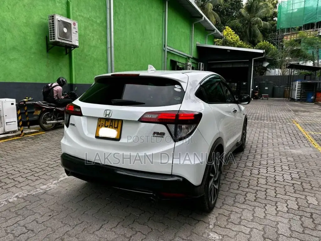 Honda Vezel Rs 2017 SUV (Used)