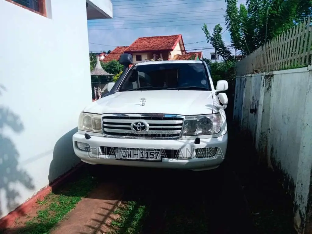 Toyota Land Cruiser 2007 SUV (Used)