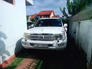 Toyota Land Cruiser 2007 SUV (Used)