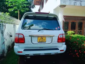 Toyota Land Cruiser 2007 SUV (Used)