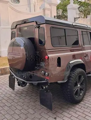 Land-Rover Defender Puma 2.2 2015 SUV (Used)