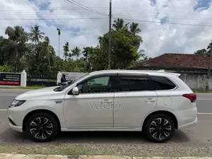 Mitsubishi Outlander 2016 SUV (Used)