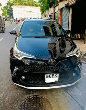 Toyota CHR 2018 SUV (Used)
