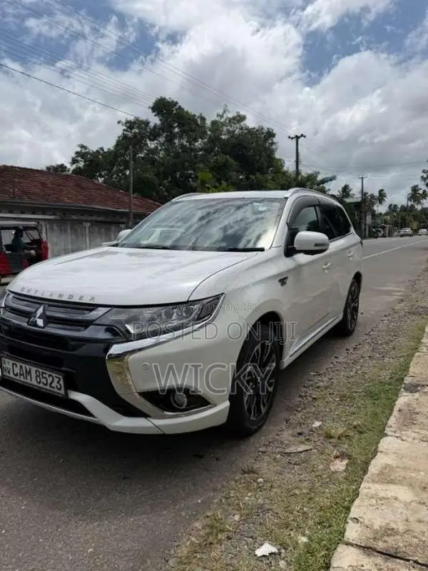 Mitsubishi Outlander 2016 SUV (Used)