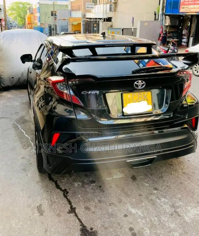 Toyota CHR 2018 SUV (Used)