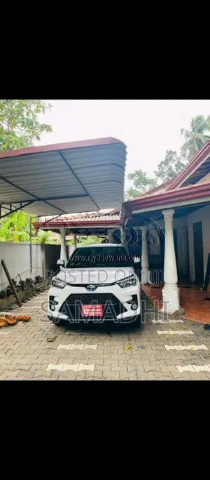 Toyota Raize 2025 SUV (Used)