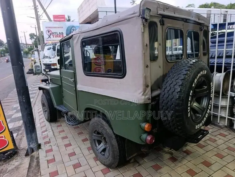 Mitsubishi 4DR5 1980 SUV (Used)