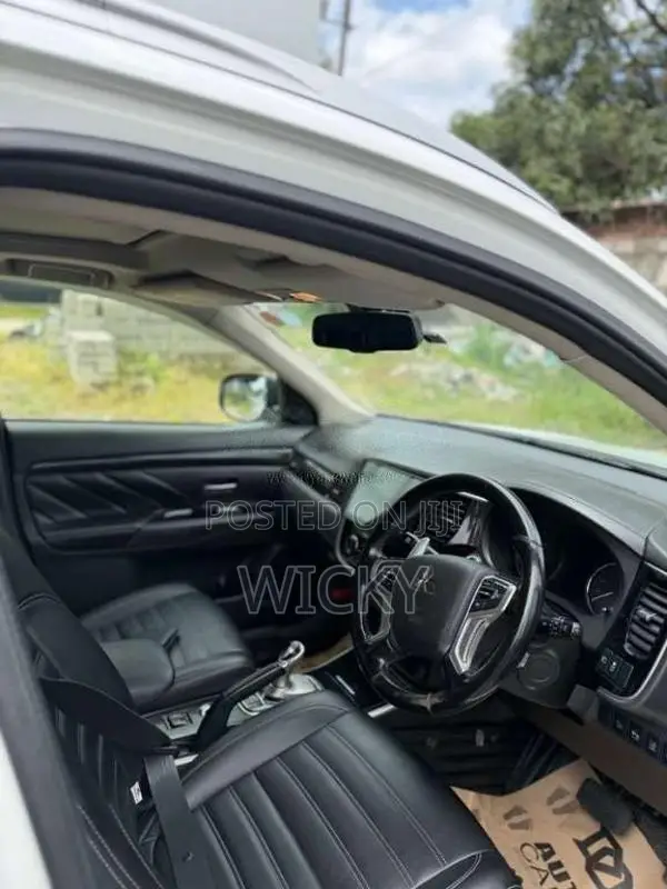 Mitsubishi Outlander 2016 SUV (Used)