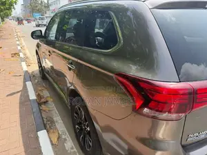 Mitsubishi Outlander 2015 SUV (Used)