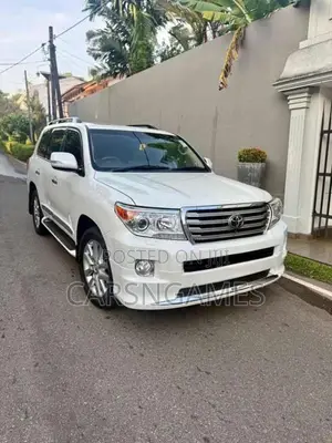 Toyota Land Cruiser 2015 SUV (Used)