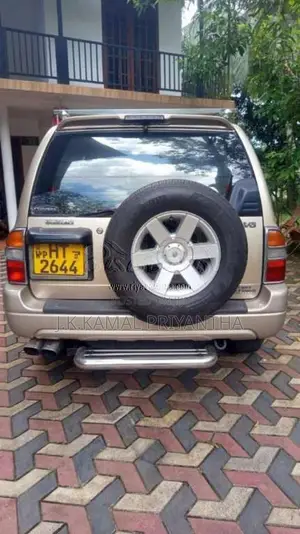 Suzuki Escudo 2000 SUV (Used)