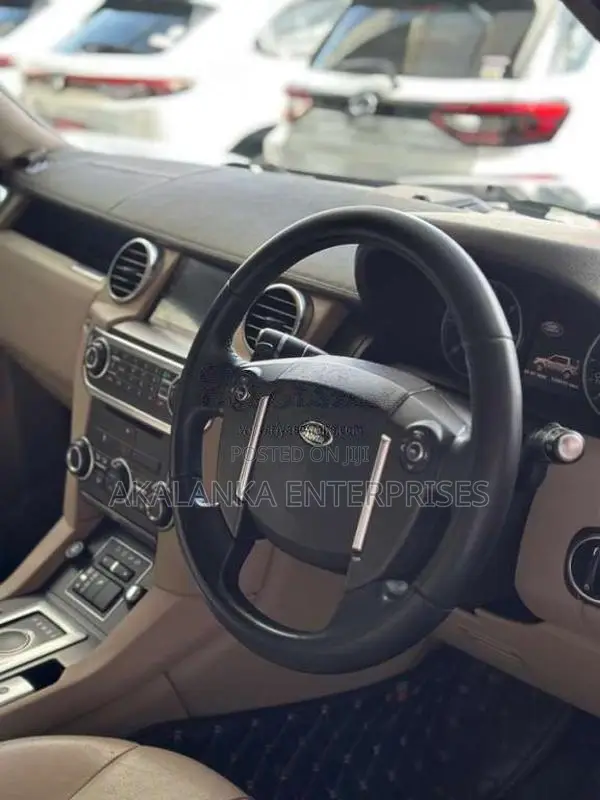 Land-Rover Discovery 4 HSE 2014 SUV (Used)