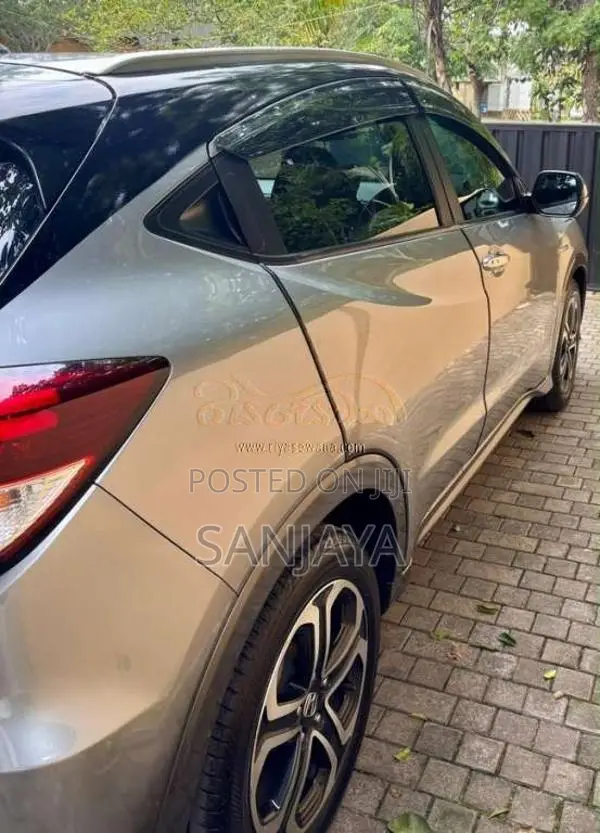 Honda Vezel 2015 SUV (Used)